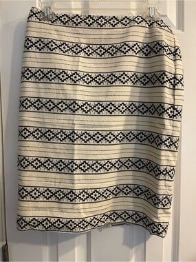 Ann Taylor Black and White Patterned Pencil Skirt
